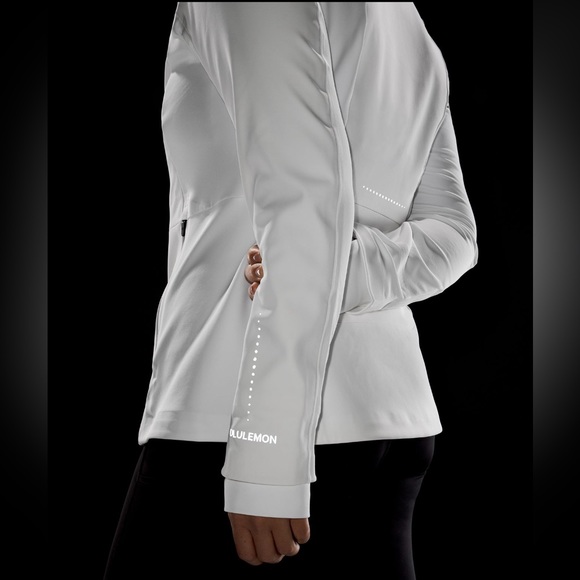 Lululemon chill jacket - Picture 5 of 11